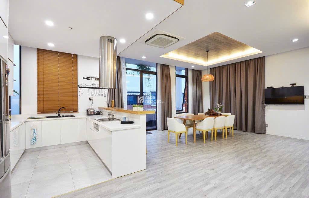 [NHÀ BÈ] SIÊU PHẨM LÔ GÓC 343M2 - HẦM THANG MÁY - 5 TẦNG DÒNG TIỀN 100TR/TH - CHỈ NHỈNH 40 TỶ 