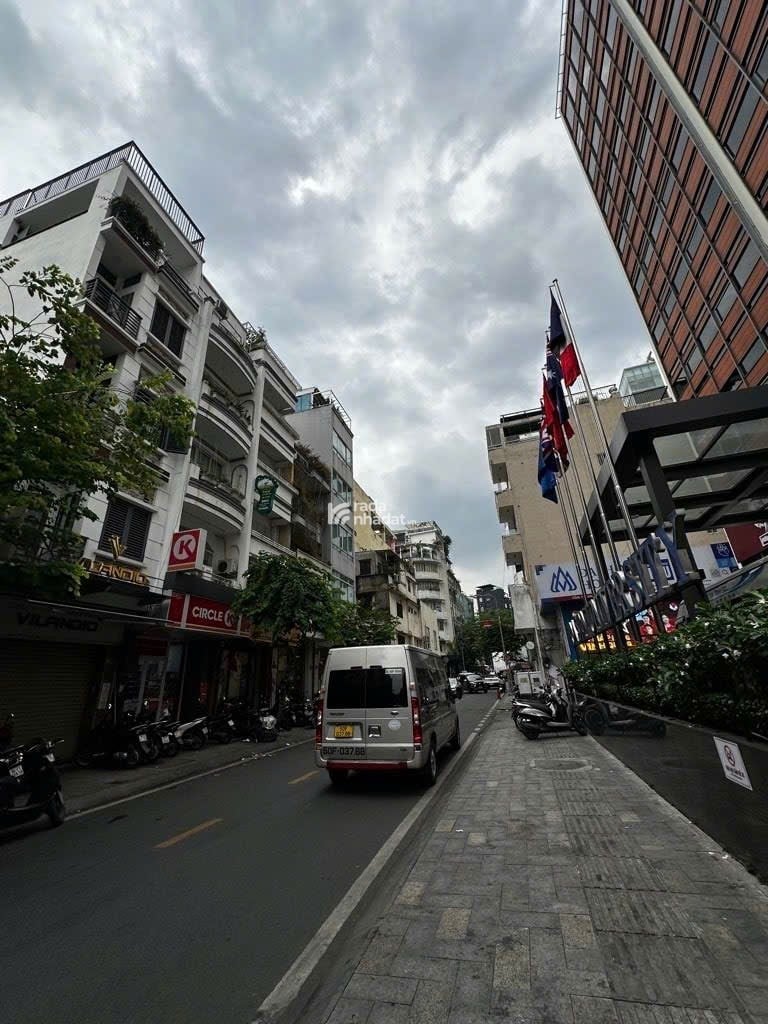 MẶT TIỀN KINH DOANH - QUẬN 1 - 2 TẦNG - 70M2 - 38 TỶ TL 