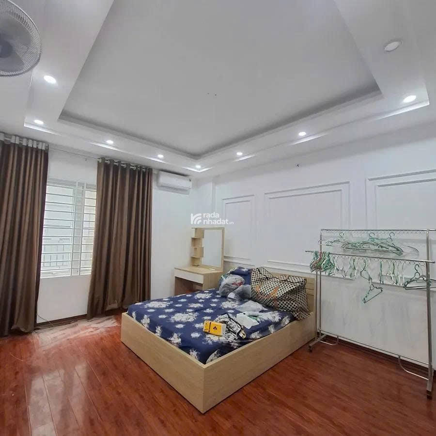 Bán nhà Kim Giang, ngõ rộng 3m cách 1 nhà ra ô tô tránh  DT 40m, 5 tầng chào giá 9 tỷ 