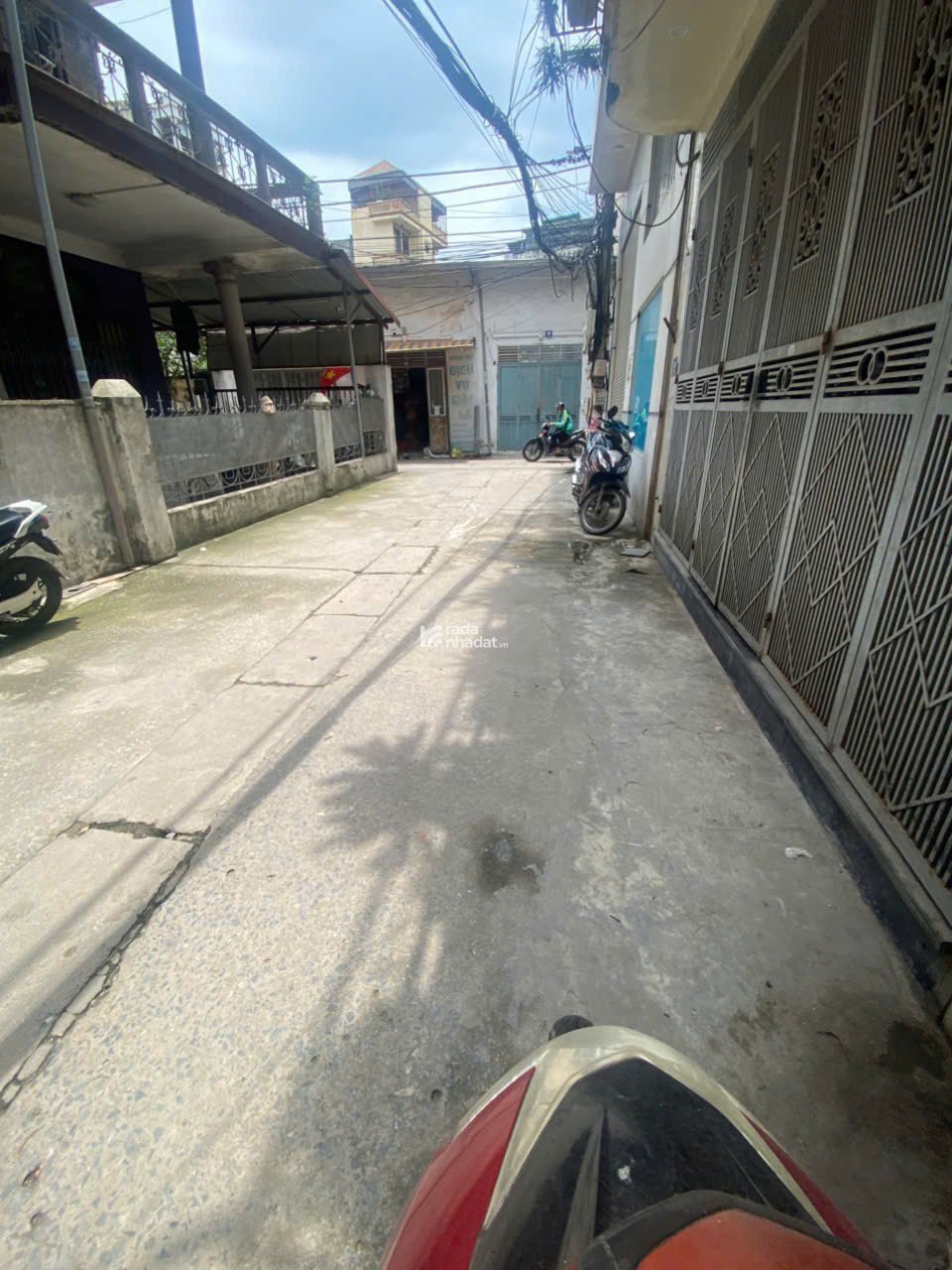 Bán nhà Kim Giang, ngõ rộng 3m cách 1 nhà ra ô tô tránh  DT 40m, 5 tầng chào giá 9 tỷ 