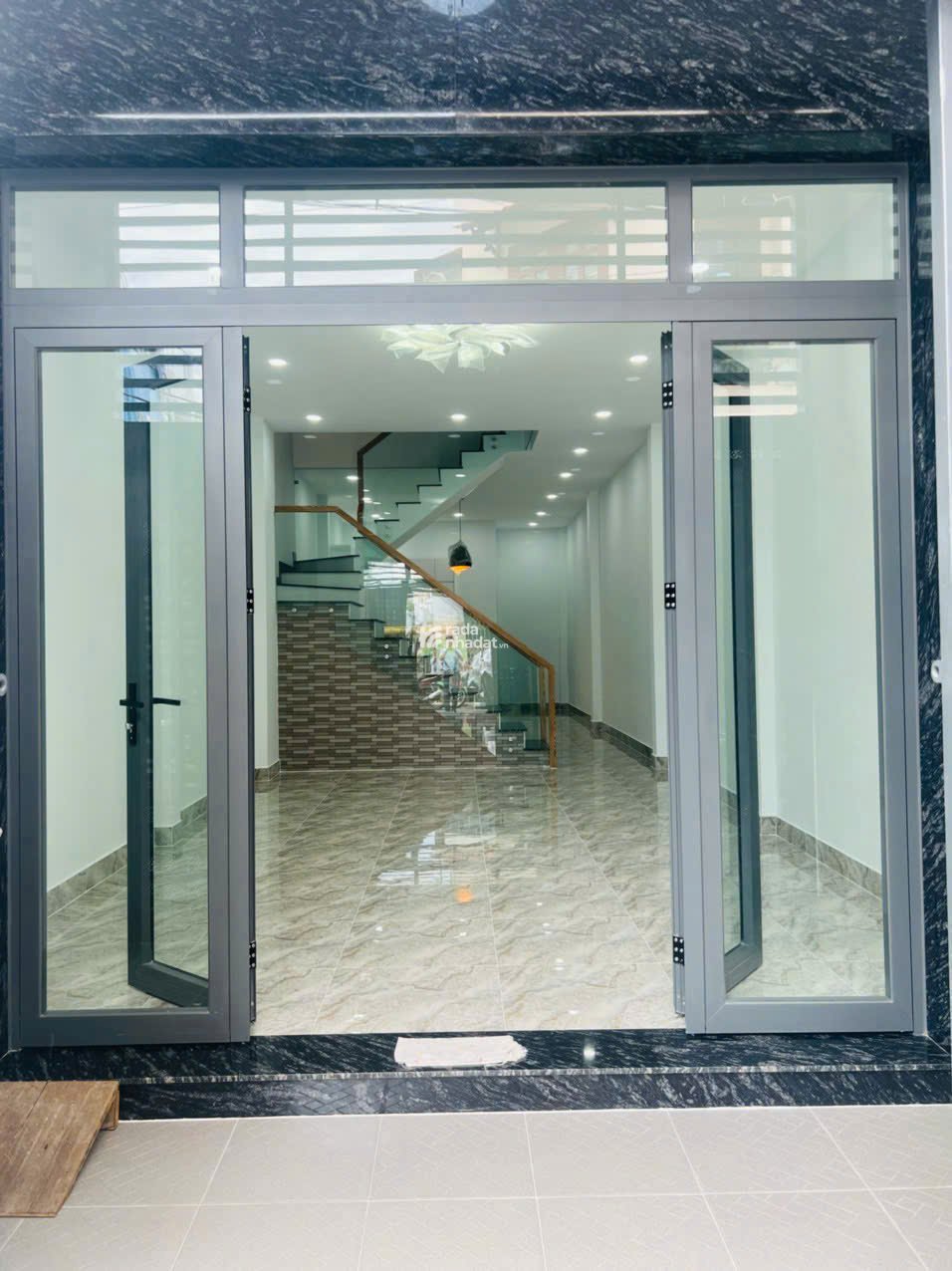 Căn góc 2 mặt tiền đường Lũy Bán Bích. Q Tân Phú. 4,9x26m(130m2). Giá: 20 Tỷ