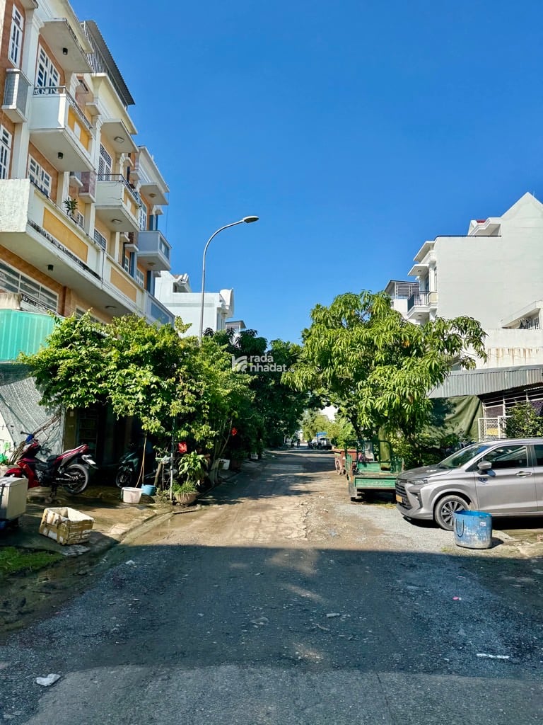 NGAY CHỢ BÌNH ĐIỀN- P.7- Q.8 -DT: 5X16M - 2 TẦNG- ĐƯỜNG 12M- 3 TỶ 5