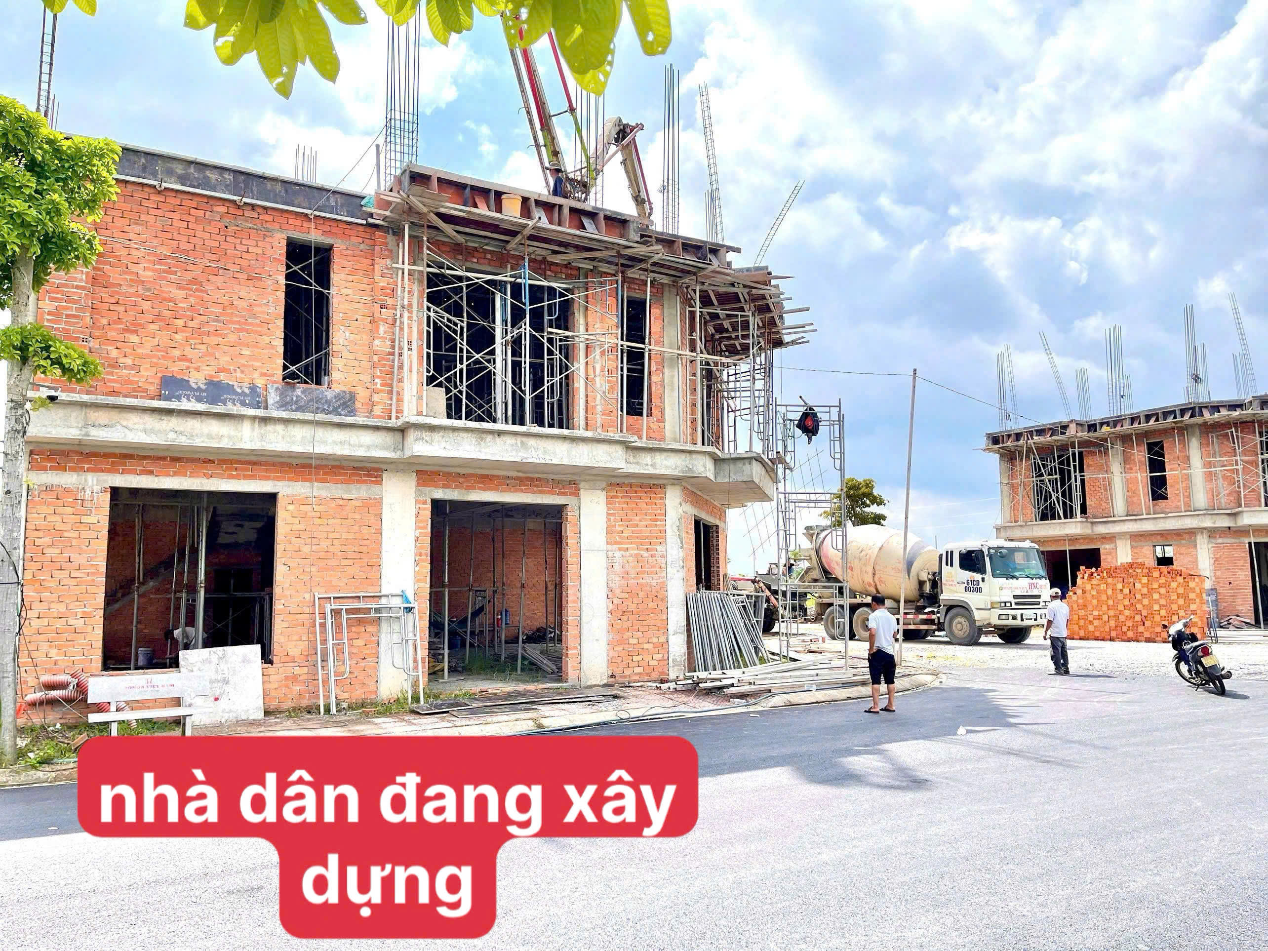 Cần bán gấp lô đất nền ngay mặt tiền đường KCN VSIP 2, thuận tiện kinh doanh buôn bán