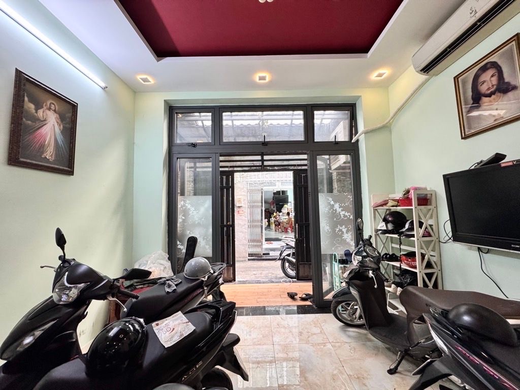 VIP BỜ KÈ TRƯỜNG SA - SAU LƯNG CĂN MẶT TIỀN - 41M2 - 4TẦNG - 5PN - MỚI ĐẸP Ở NGAY 