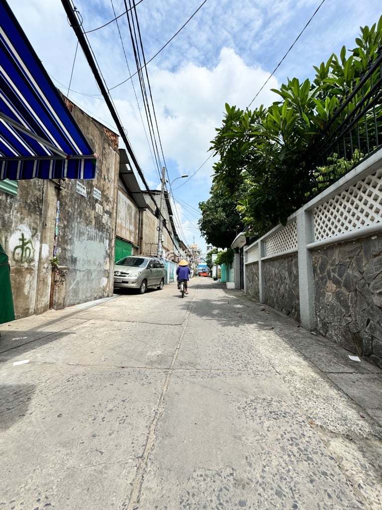 BÁN NHÀ NGUYỄN VĂN LUÔNG 206M2 12X19M 19 TỶ GẦN VÒNG XOAY PHÚ LÂM QUẬN 6