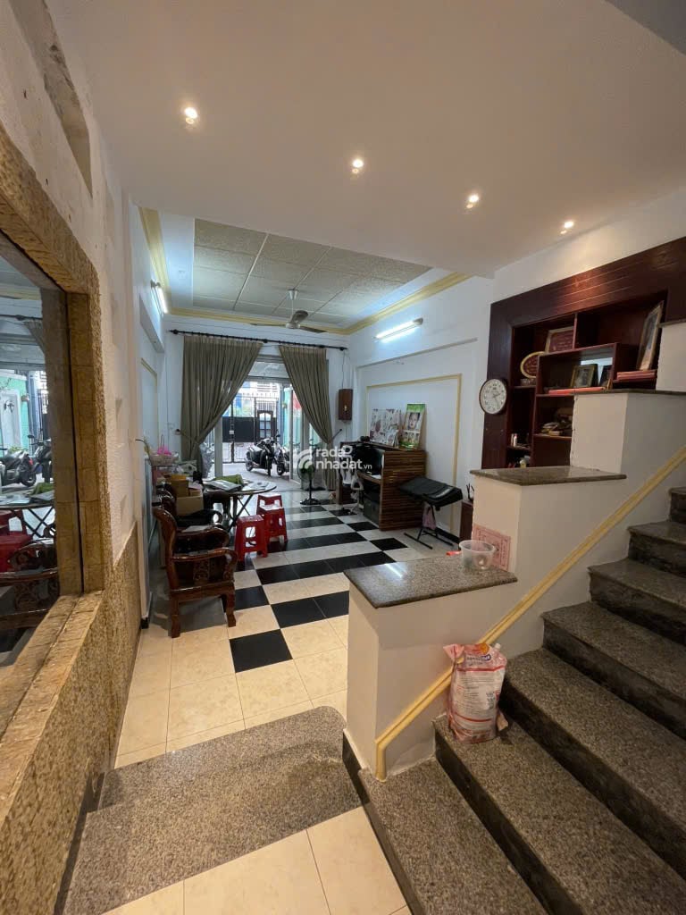 Nhà Thật - Đẹp 4 Tầng - 5PN - Xe Hơi Ngủ Trong Nhà -  gần Mặt tiền Thích Quảng Đức - Phú Nhuận