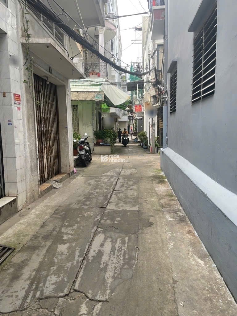 ***HUỲNH VĂN BÁNH - GẦN QUẬN 1, 3 - NỞ HẬU - GIÁ 5.5 TỶ 