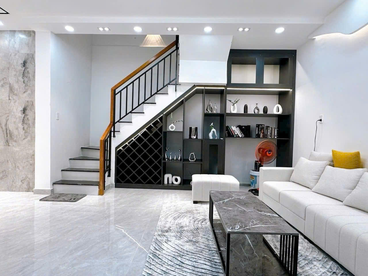 Xoay vốn bán gấp nhà sát MT Chu Văn An, Bình Thạnh, 73m2, 4 tầng 4PN, SHR giá 4 tỷ 120 TL