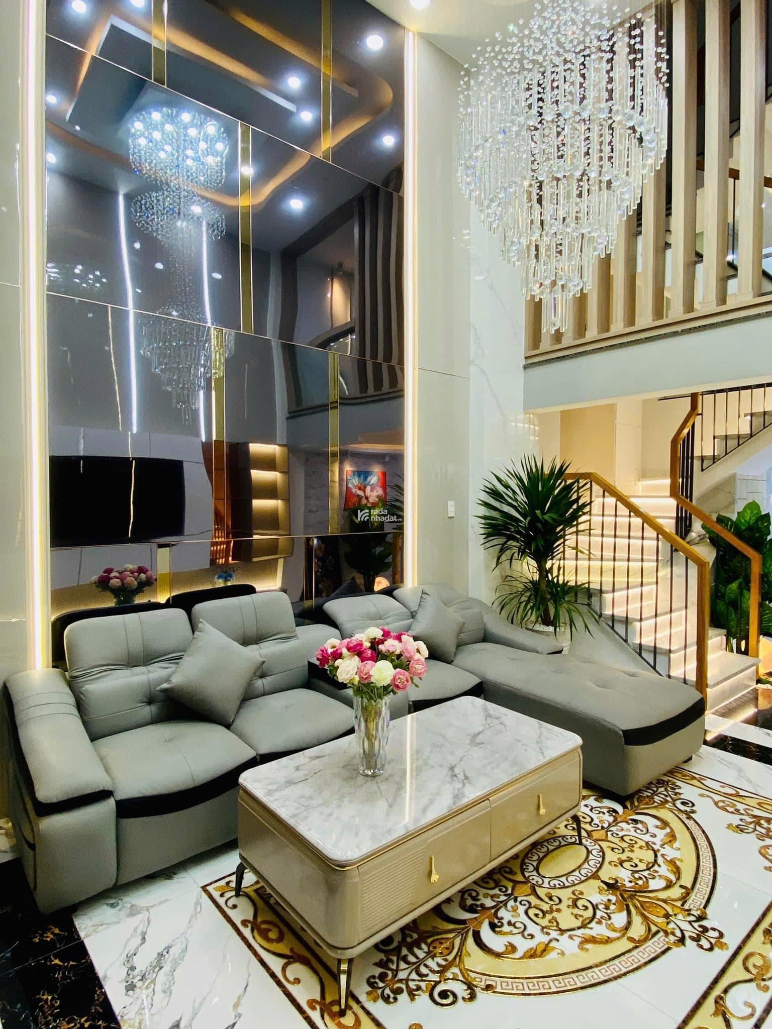 Nhà có gara xe hơi DT 60.2m2 Lê Văn Sỹ P1 Q. Tân Bình giá 4tỷ200tr