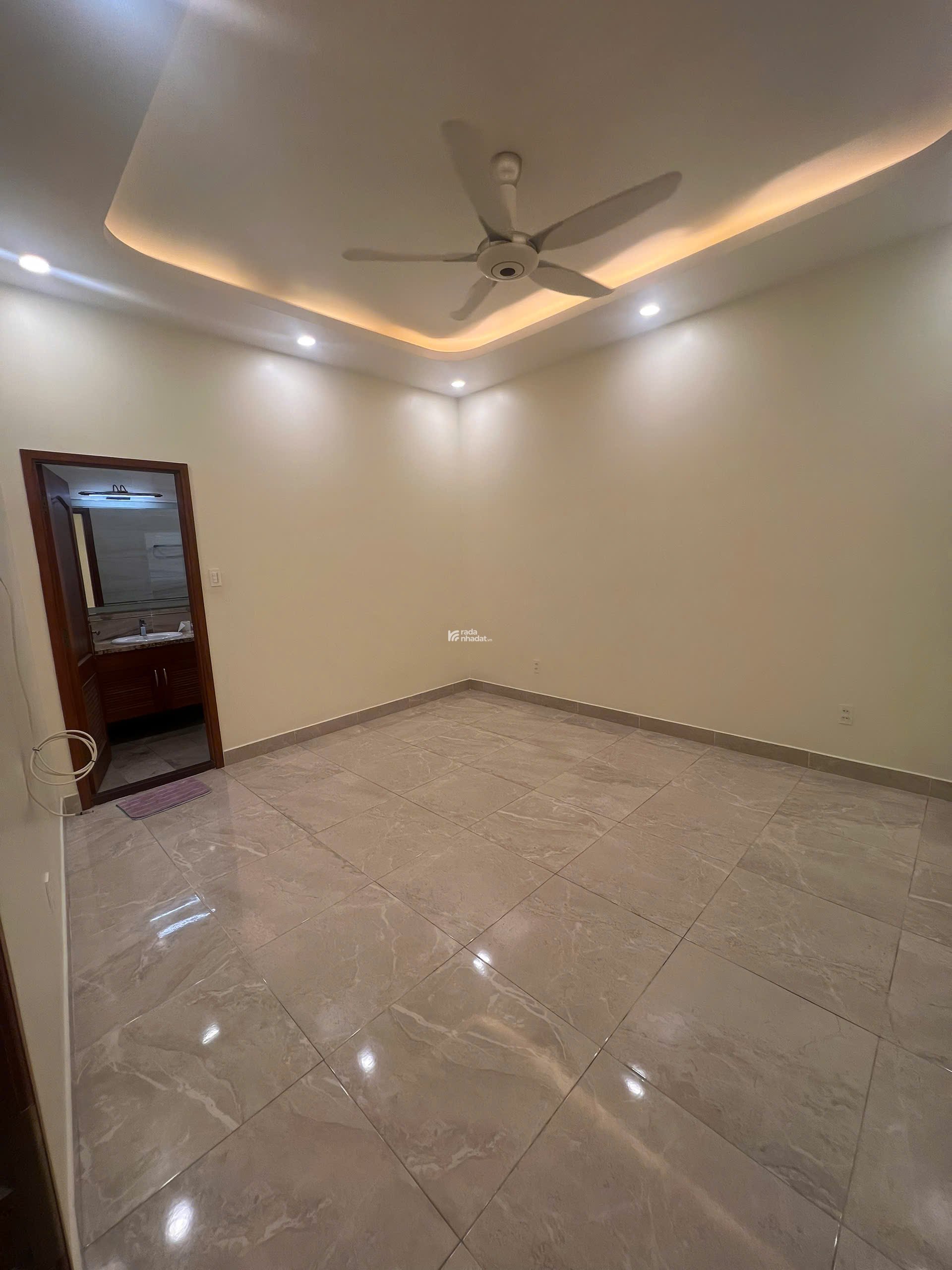 BÁN NHÀ 2 MT TRƯỚC SAU HXH Trần Bình Trọng Quận 5