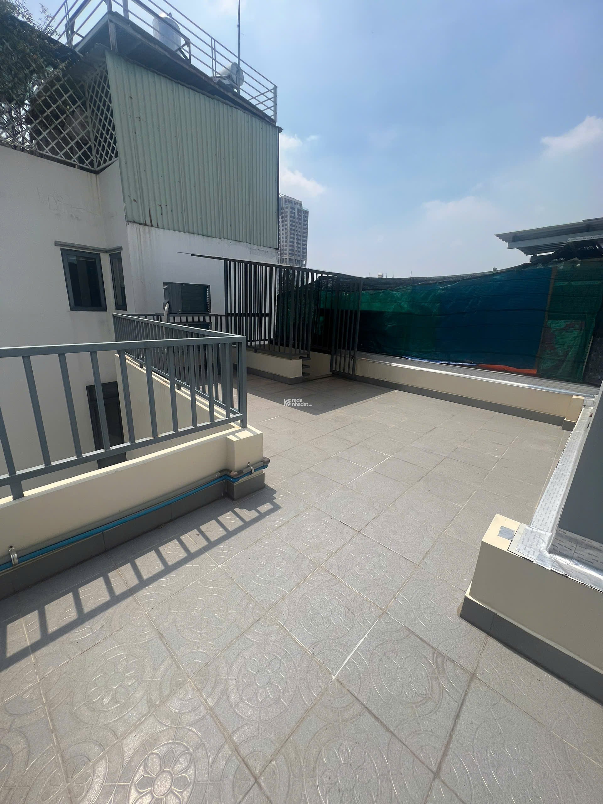 BÁN NHÀ 2 MT TRƯỚC SAU HXH Trần Bình Trọng Quận 5