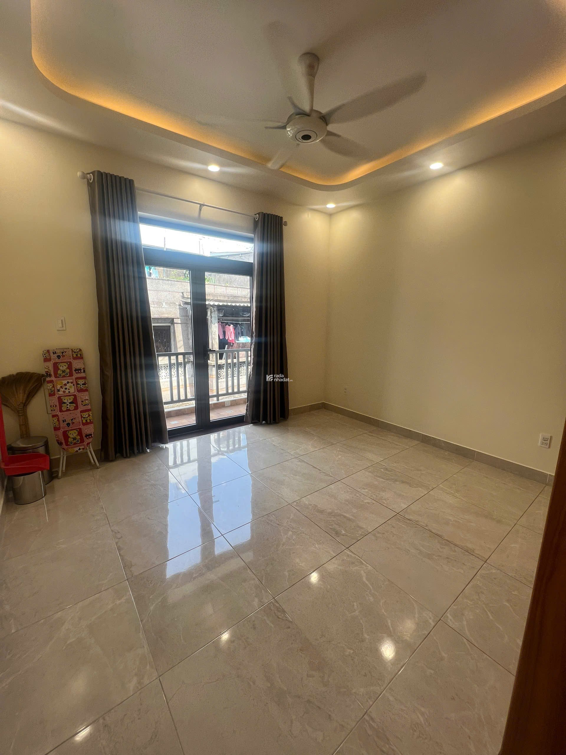 BÁN NHÀ 2 MT TRƯỚC SAU HXH Trần Bình Trọng Quận 5