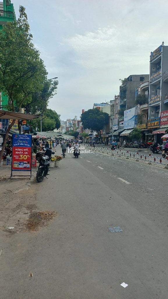 BÁN SIÊU PHẨM 6 TẦNG THANG MÁY NGAY LŨY BÁN BÍCH ĐƯỜNG 10M 7PN NHIK 11,5 TỶ 