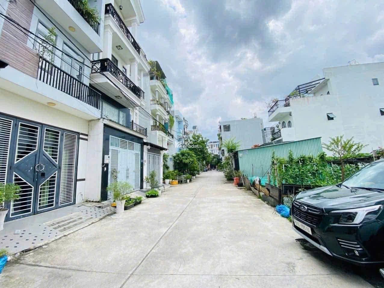 Cho thuê nhà Q12 có sân gần kho vận KDC dân trí