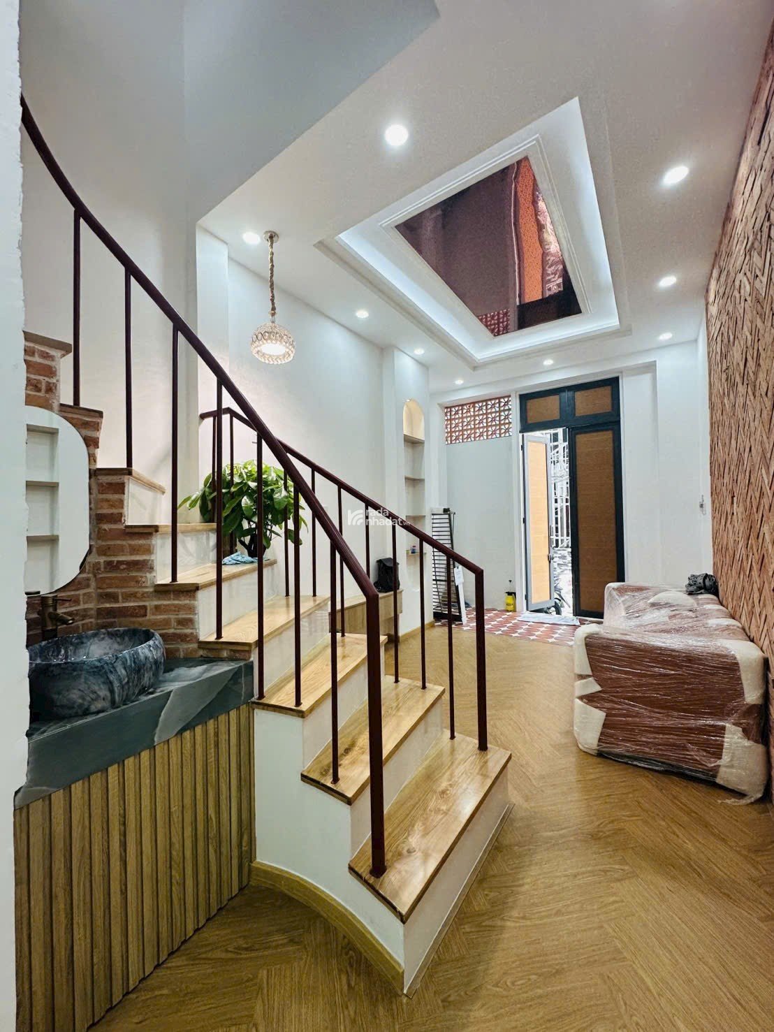 Siêu phẩm hàng Xanh, khu D sầm uất P25, Bình Thạnh. Nhà đẹp, nội thất đầy đủ, 42m2