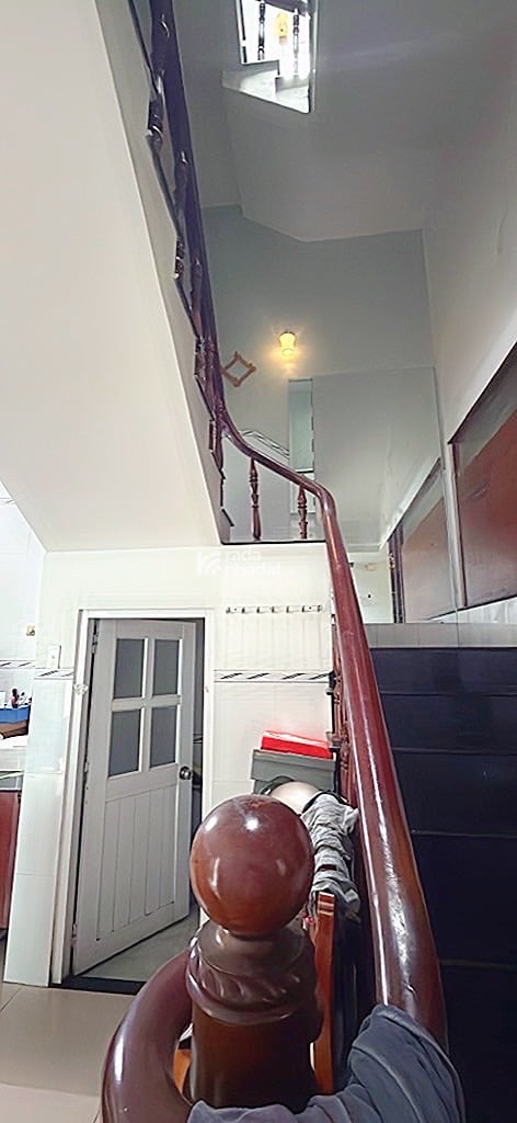 Bán nhà đường hương lộ 80 giá chỉ hơn  6 tỷ 100 M2 