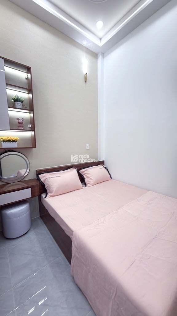 BÁN GẤP NHÀ HẺM XE HƠI -NHÀ MỚI -FULL NỘI THẤT