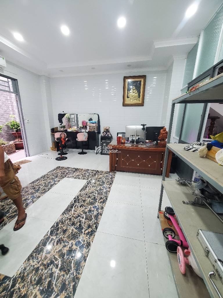 CÁCH MẶT TIỀN PHÚ THỌ HÒA CHỈ 1 CĂN -  XE HƠI NGỦ TRONG NHÀ - 127M2 - NGANG 8,5M - 4 TẦNG XÂY TÂM H