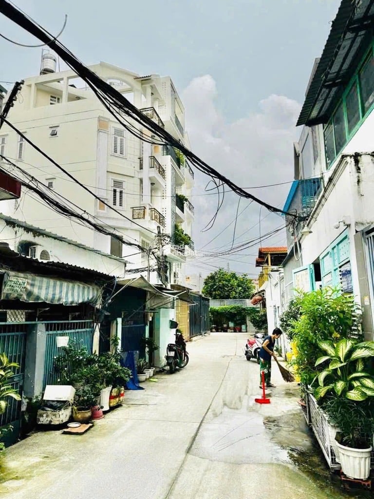 HẺM XE HƠI CHU VĂN AN, BÌNH THẠNH, 109M2 CŨ TIỆN XÂY. GIẢM 350TR CHỈ CÒN 12T TL 