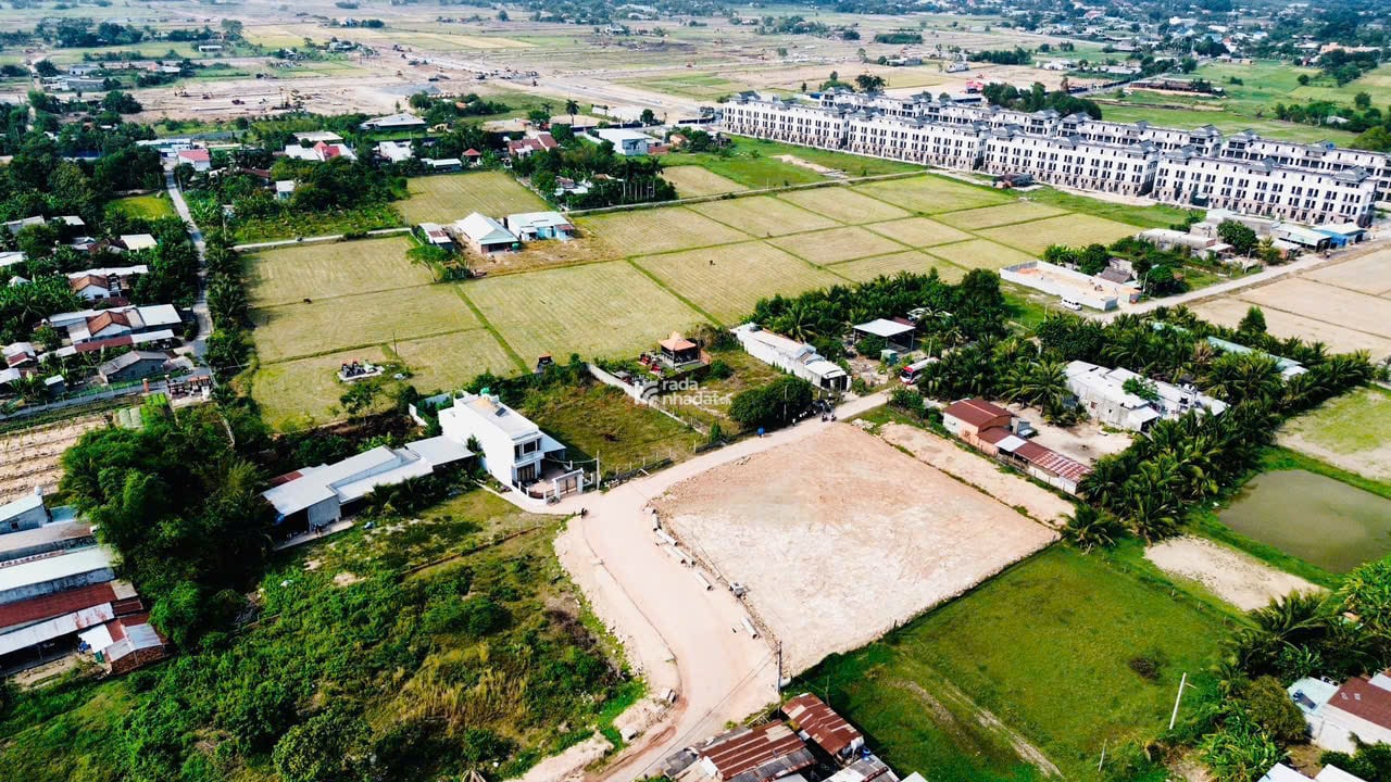 Bán đất ngay Vinhomes 880m2 full thổ, sổ sẵn. Nhanh tay thương lượng 