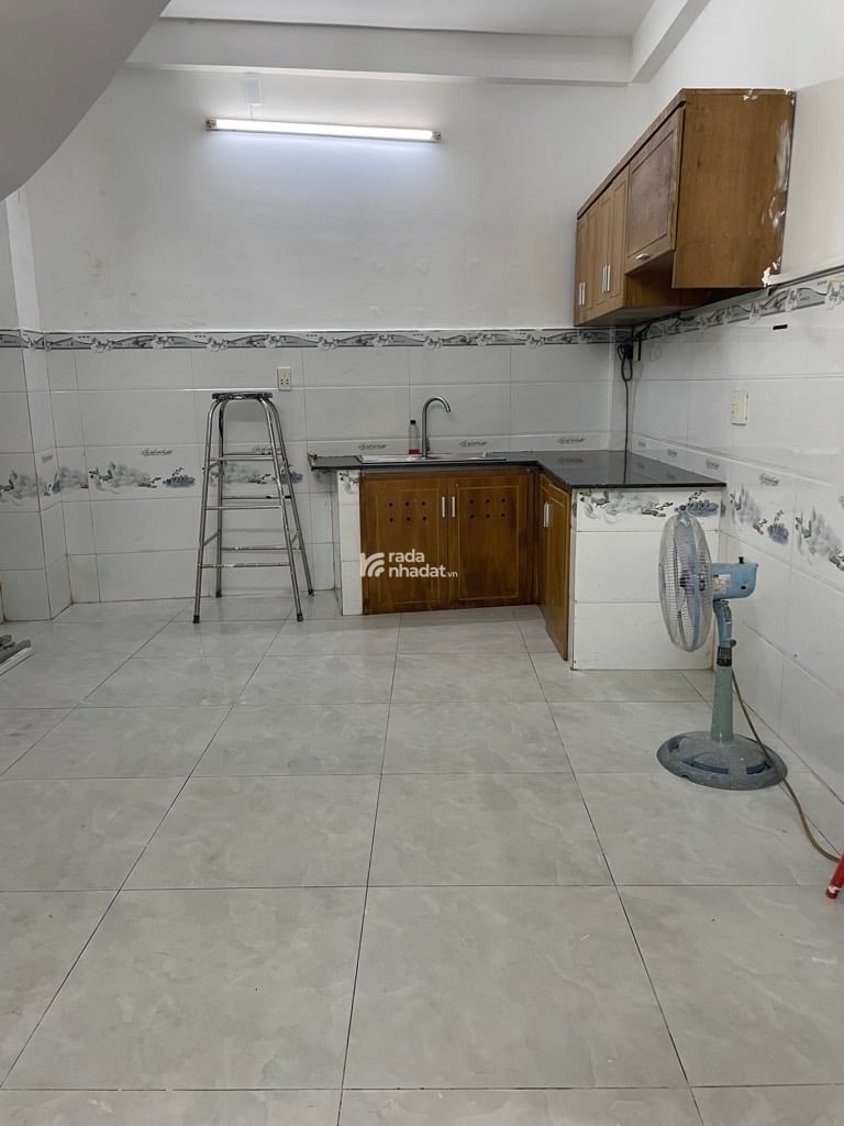 NHÀ 4 TẦNG MUA VÀO Ở NGAY, GIÁ TRỊ CHO THUÊ CAO. 