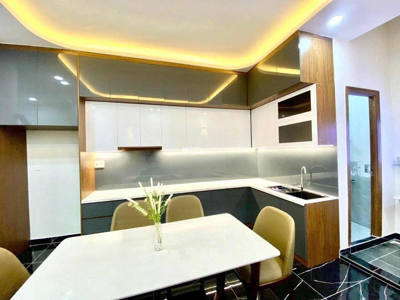 Kẹt vốn bán gấp nhà 3 tỷ 250 triệu, DT 50.7m2 đường Vườn Lài, phường An Phú Đông, Quận 12