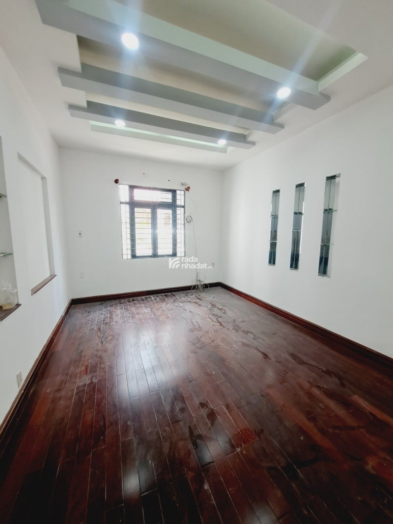 Nhận ngay 50 triệu. Bán nhà P5 Q11 56m2 5 tầng 9tỷ7. Hẻm 6m thông đường Hòa Bình. Đầm Sen.