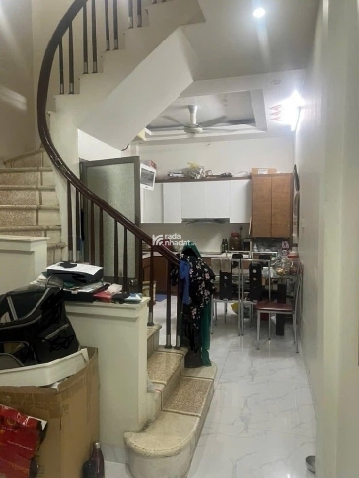 HOÀNG QUỐC VIỆT - 35.6M2 - SỔ VUÔNG - 5 TẦNG - NHÀ ĐẸP - Ở NGAY - 6.5 TỶ