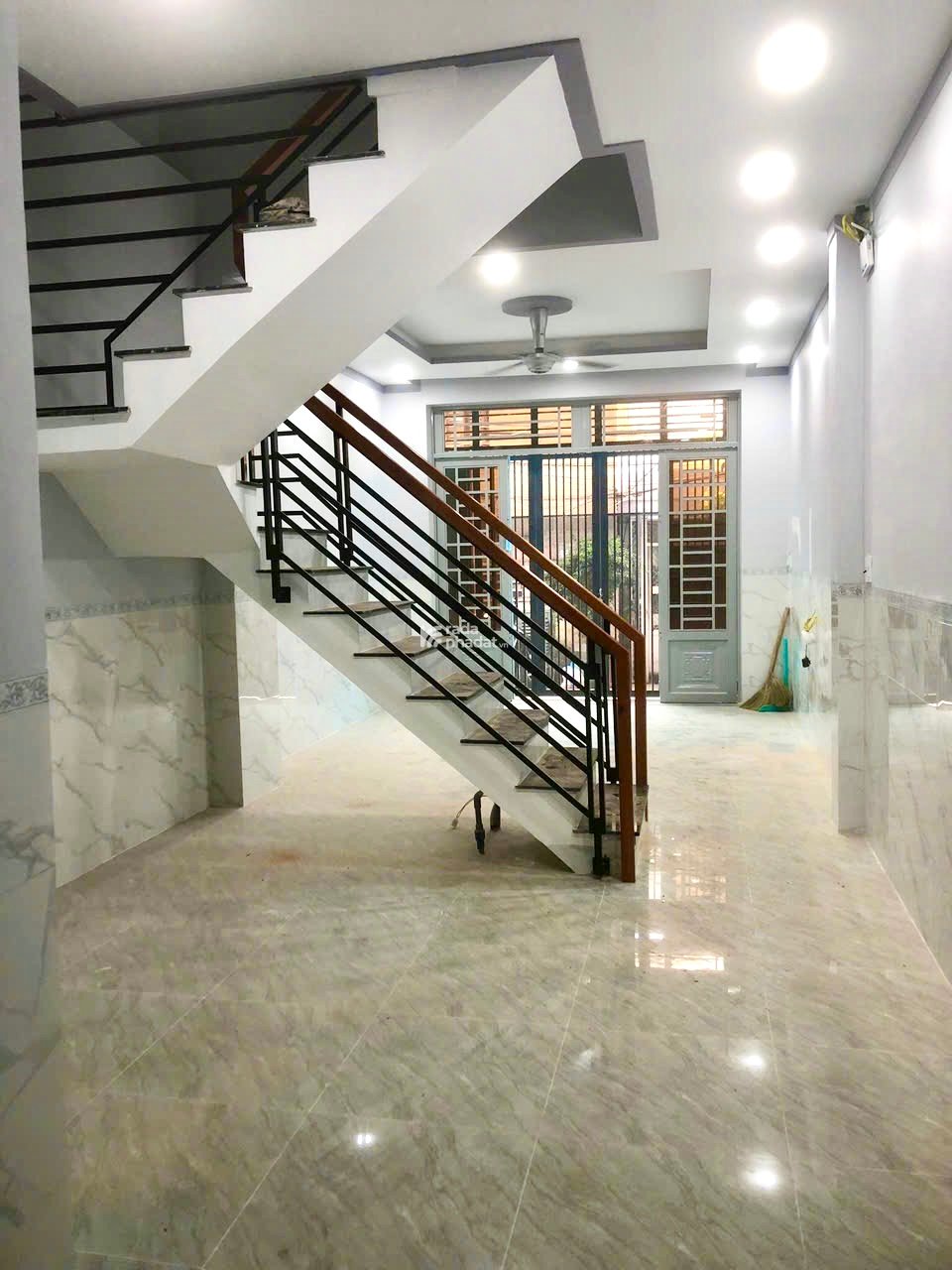 Nhà Mới 3 Tầng Đúc BTCT Kiêng Cố - Huỳnh Tấn Phát, Quận 7 - 5,7 Tỷ