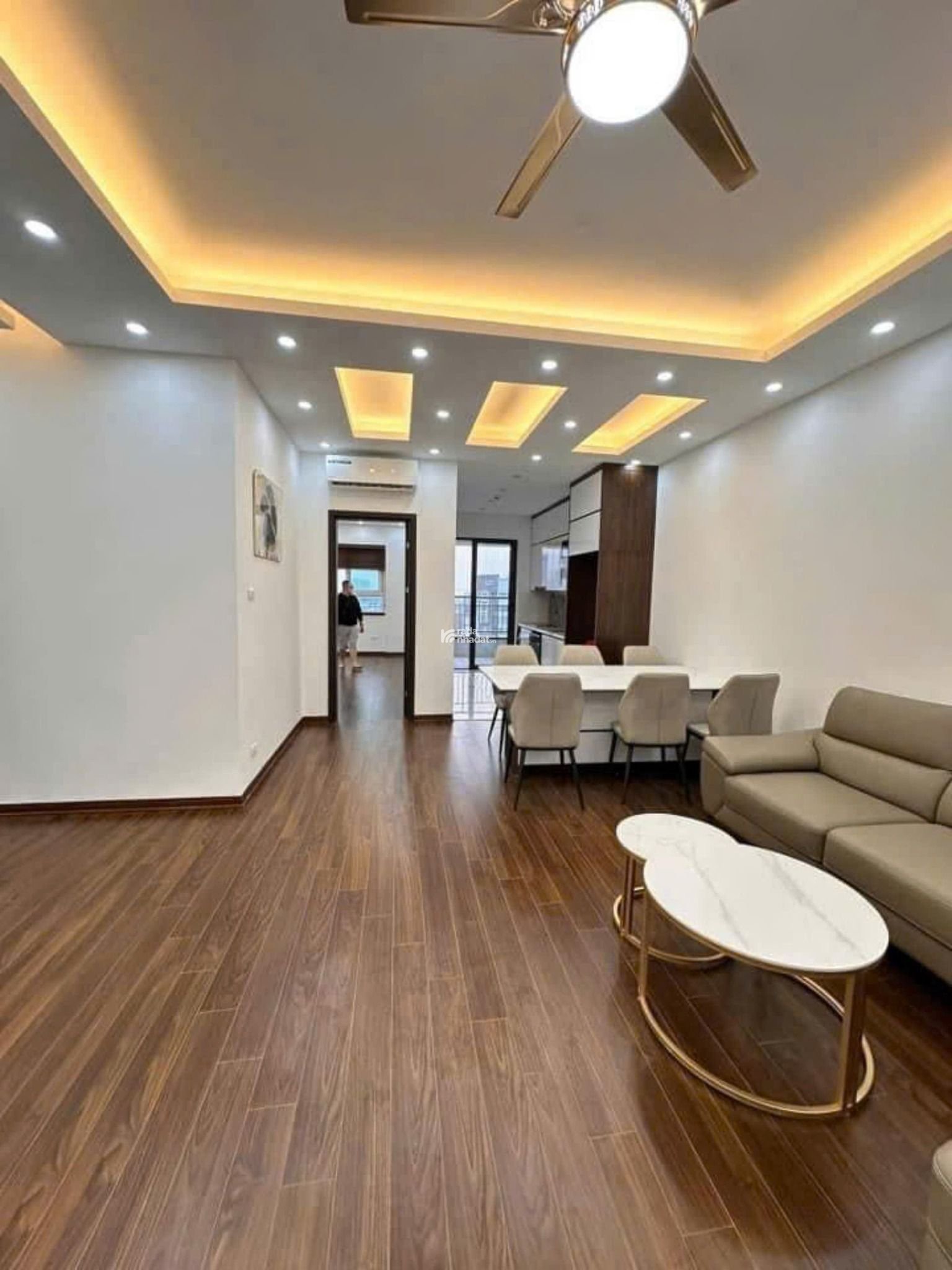 Bán căn hộ chung cư GoldSeason, penhouse 170m, 4 ngủ, hướng mát, view đẹp