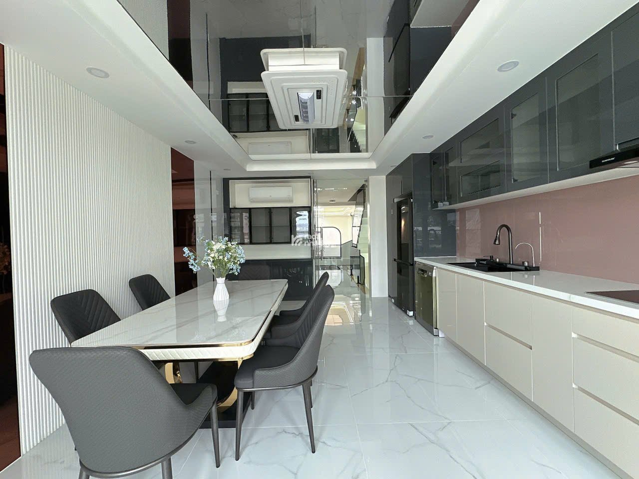 Nhà phố 6 tầng đẹp T.máy hẻm 525 Quang Trung 88m2 gần TTTM Vincom tặng NT ở ngay 16.5 tỷ.