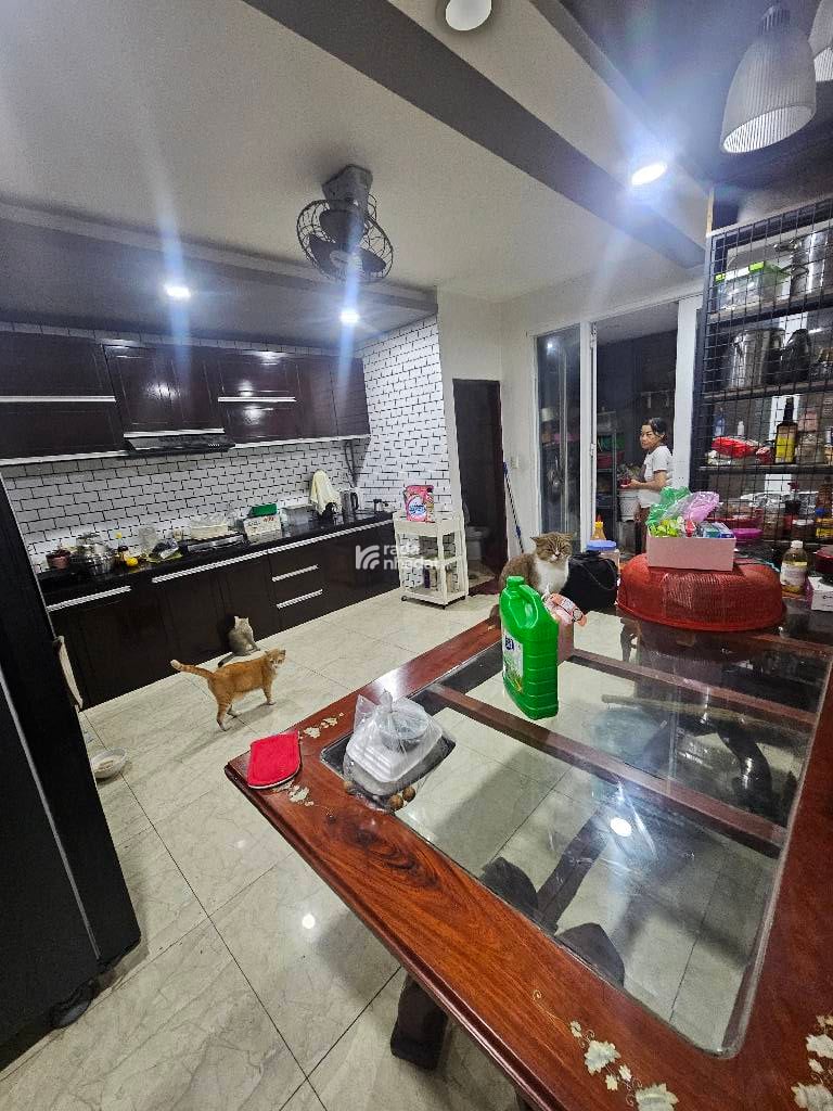 HẺM XE HƠI GẦN GIÁO XỨ PHANXICO Ở 1 CĂN 1 CĂN CHO THUÊ, 260m2 CHỈ 18 TỶ.