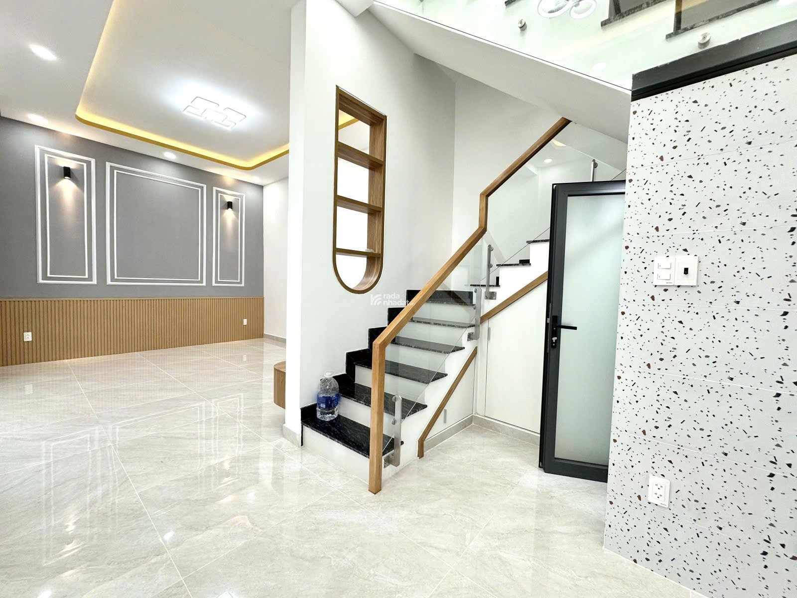 MẶT TIỀN KINH DOANH TRẦN QUANG KHẢI - QUẬN 1 - 3 TẦNG - TẶNG NỘI THẤT - HOÀN CÔNG ĐỦ- CHỈ 9.X T.Ỷ