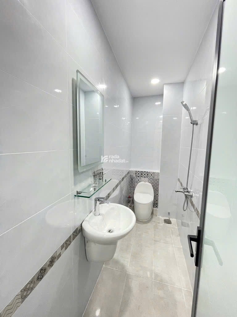 HẺM XE TẢI 8M TRUNG TÂM TÂN PHÚ 