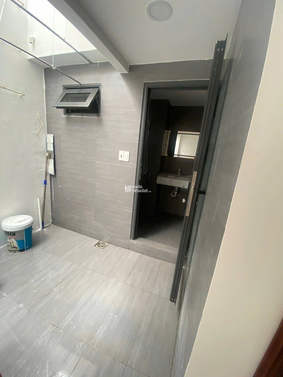 Bánh nhà mặt tiền đường Khúc Thừa Dụ , gần biển Trần Phú . DT 79,2m2 .2 tầng . Giá 7tỷ050