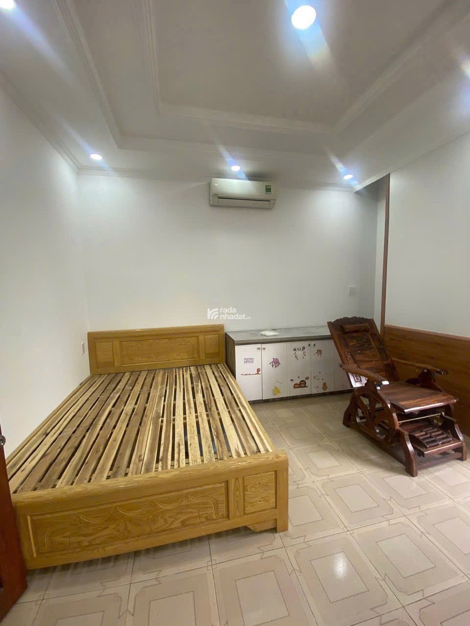 Bánh nhà mặt tiền đường Khúc Thừa Dụ , gần biển Trần Phú . DT 79,2m2 .2 tầng . Giá 7tỷ050