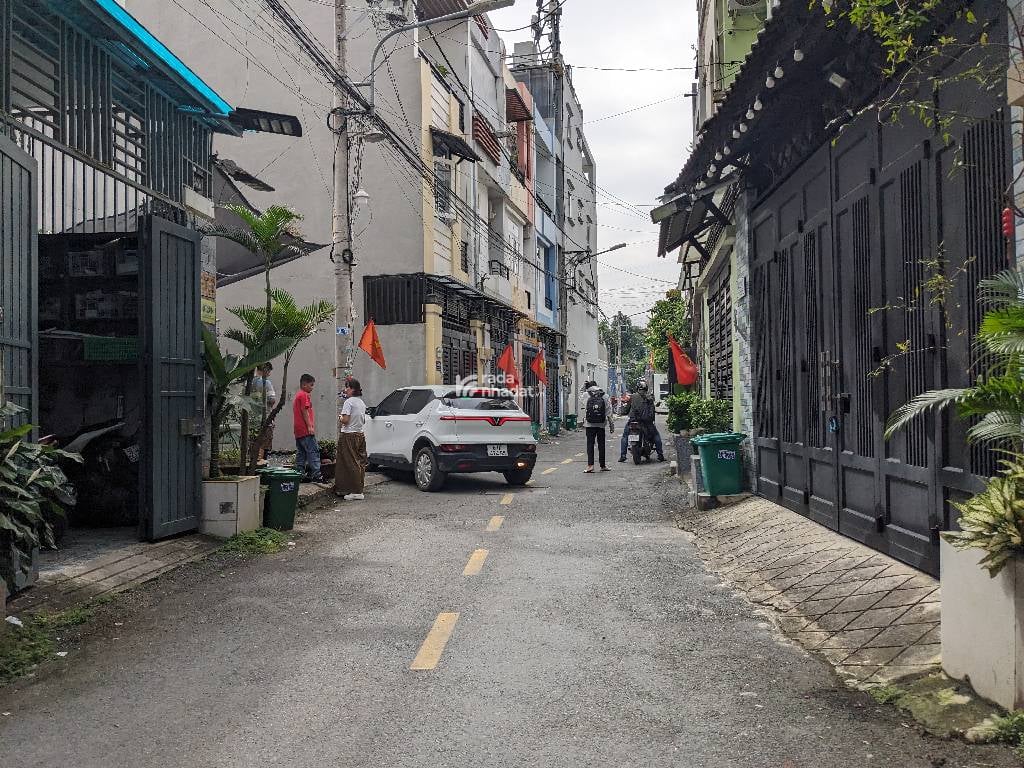 MỚI ĐẸP Ở NGAY KHU PHÂN LÔ CAO TẦNG GẦN CHỢ HIỆP BÌNH PHƯỚC 4 TẦNG 4X14; 7,05TỶ