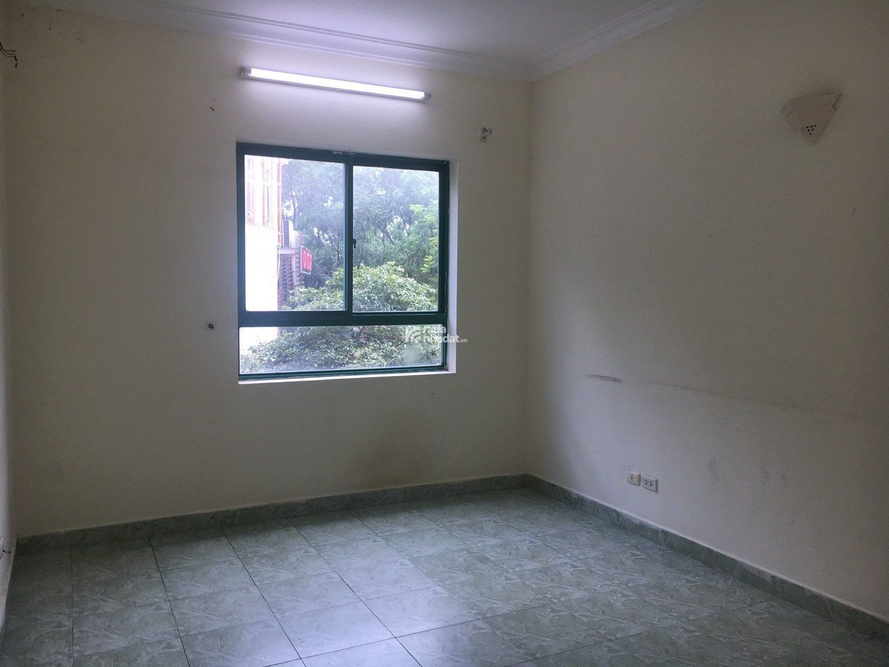 Chính chủ cần bán căn hộ N02 - 259 Yên Hòa. DT 83,7m2, 2PN, 2VS cơ bản. Giá 60 triệu/ m2
