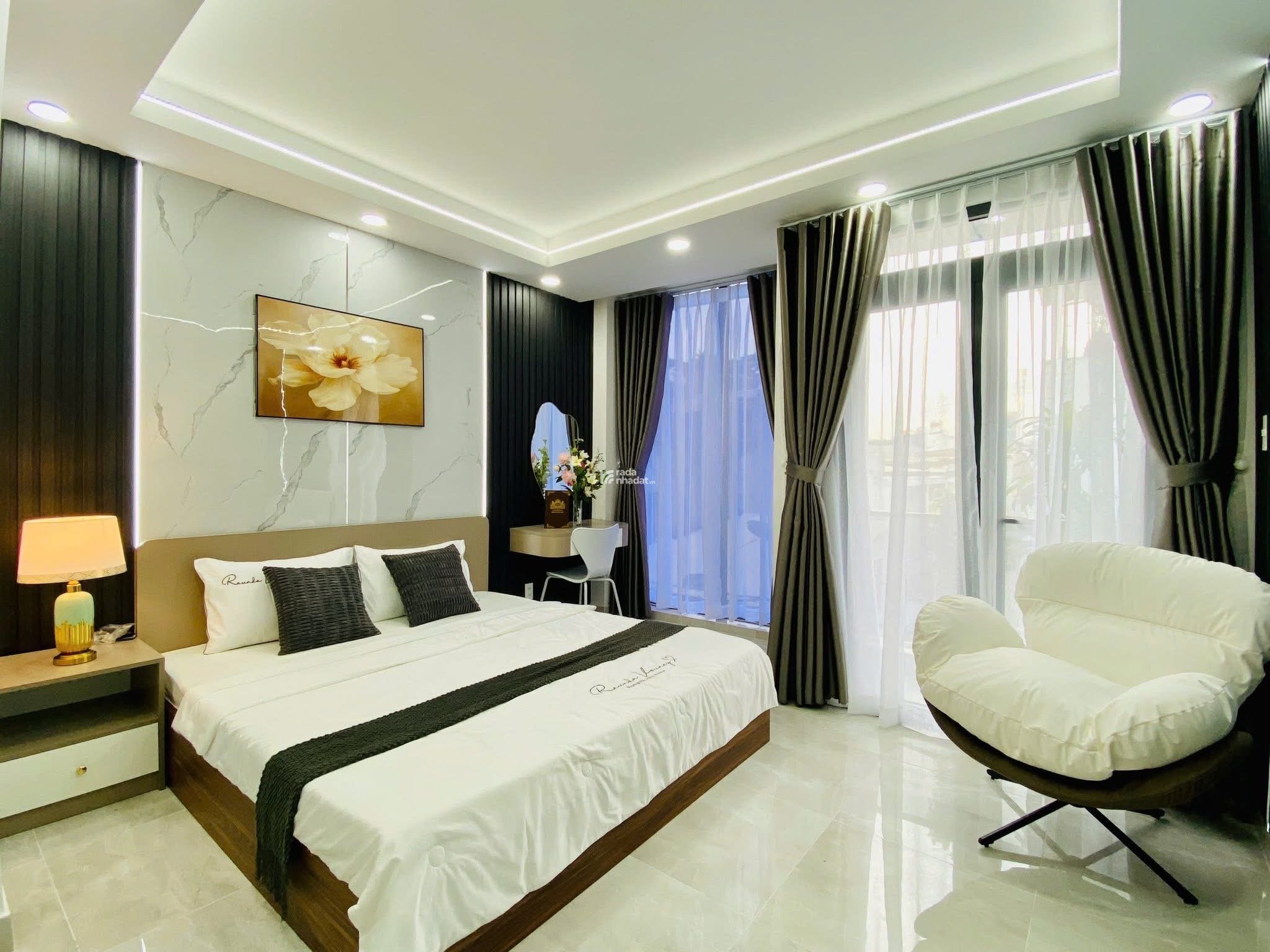 BÁN NHÀ 5 TẦNG CÓ THANG MÁY - Đ.THỐNG NHẤT P15 - NHÀ 2 MẶT HẺM XE HƠI - CHỈ 9.68 TỶ TL