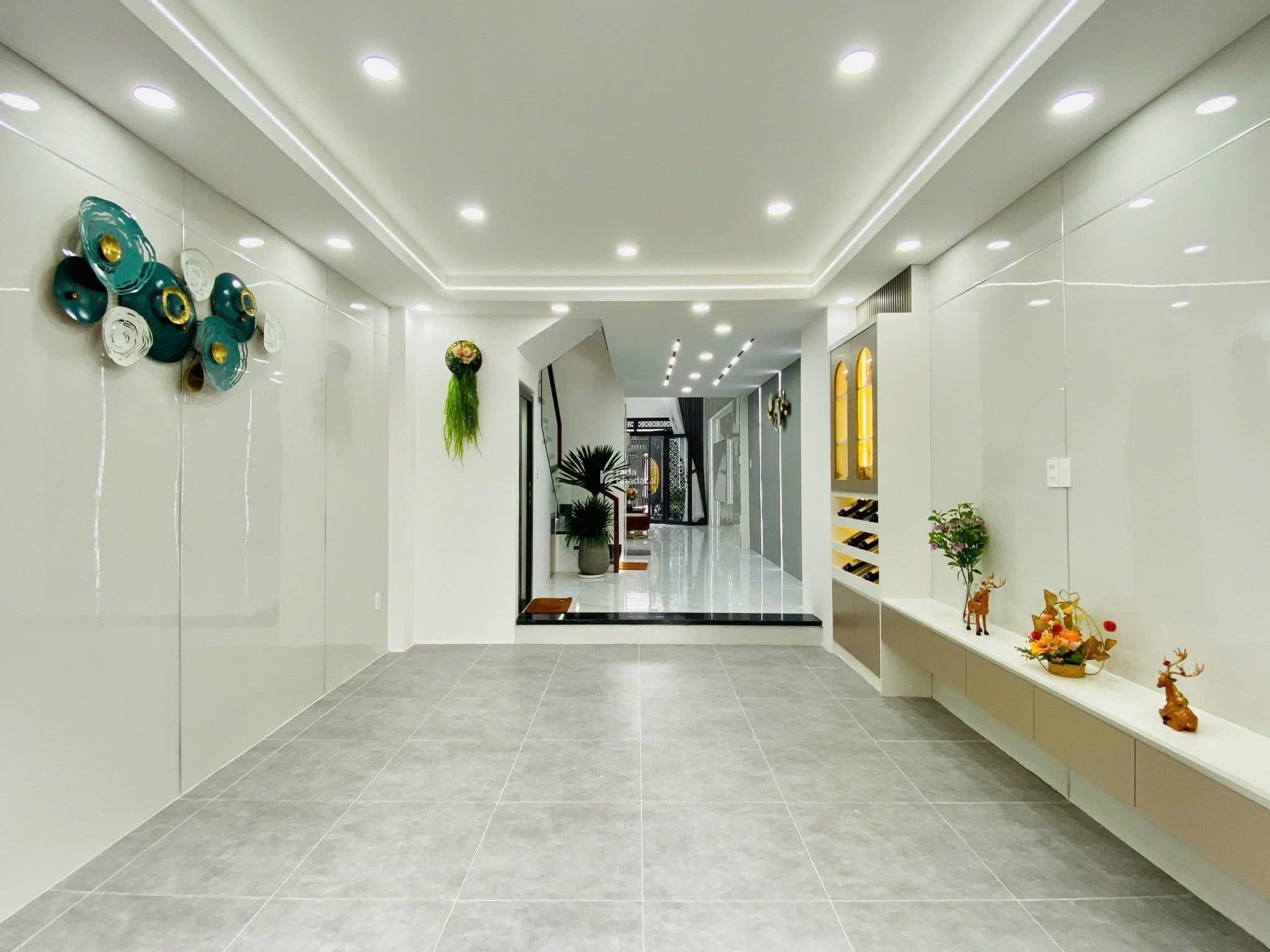 BÁN NHÀ 5 TẦNG CÓ THANG MÁY - Đ.THỐNG NHẤT P15 - NHÀ 2 MẶT HẺM XE HƠI - CHỈ 9.68 TỶ TL