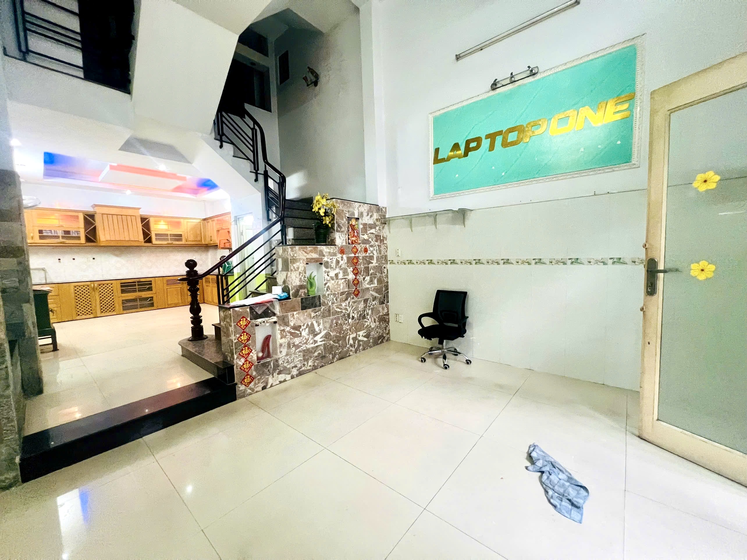 NHÀ NGUYÊN CĂN 4 TẦNG 3 PHÒNG NGỦ RỘNG RÃI HẺM XE HƠI THÔNG - GẦN ĐẦM SEN - 12TR