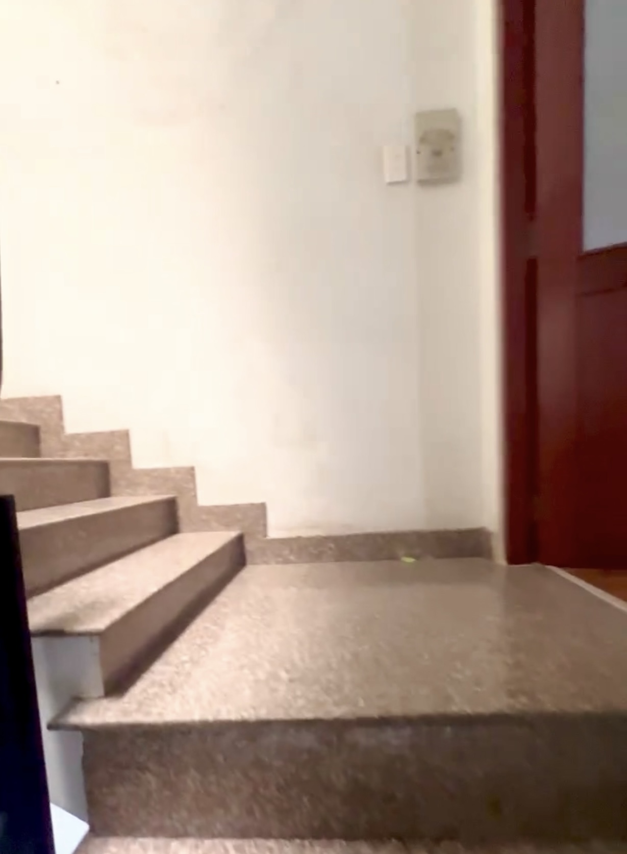 NHÀ NGUYÊN CĂN 4 TẦNG 3 PHÒNG NGỦ RỘNG RÃI HẺM XE HƠI THÔNG - GẦN ĐẦM SEN - 12TR