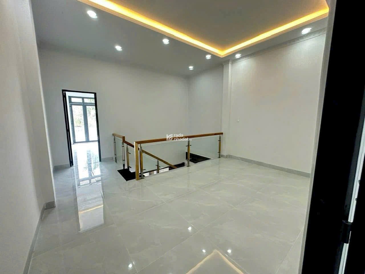 nhà Nguyêncăn 130m gần chợ đệm hoàn công mới 99% 2024 1 trệt 1 lầu đúc