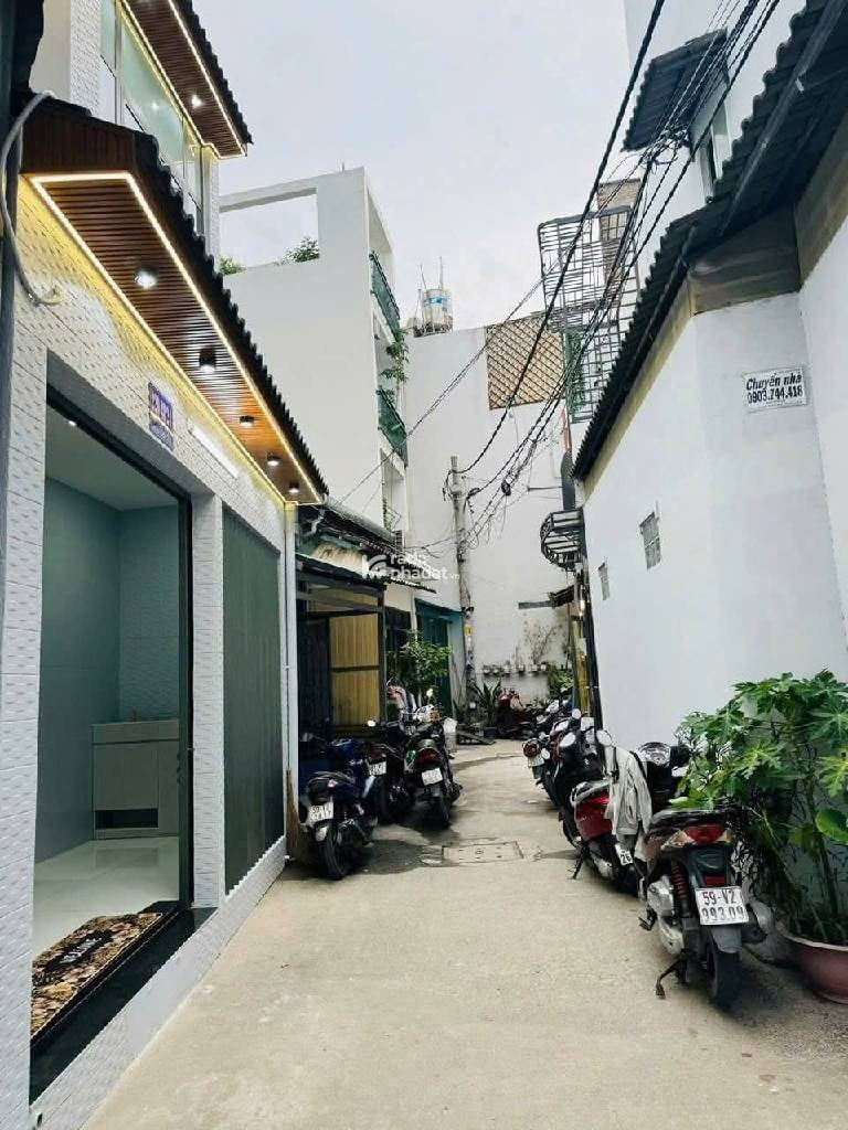 Nhà ôtô đổ cửa - 2 tầng mới - 58m2 nở hậu - full nội thất, Làng Hoa Gò Vấp, 5 tỷ xíu