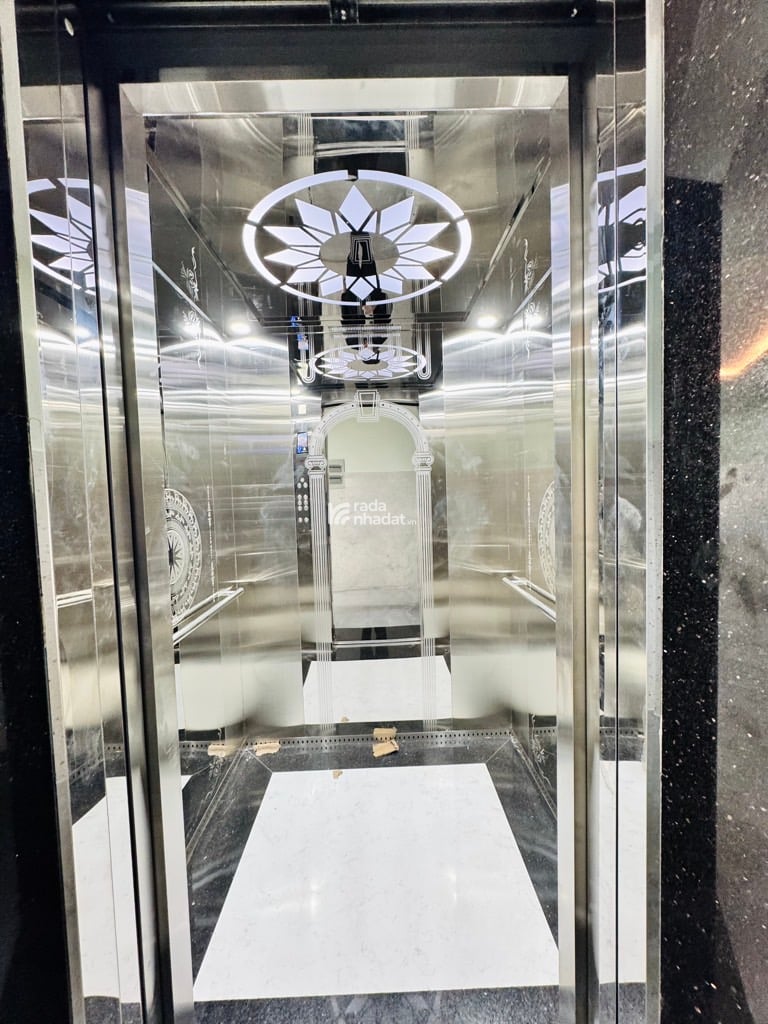 TOÀ VĂN PHÒNG KINH DOANH QUÁCH VŨ - 6TẦNG  THANG MÁY - ĐƯỜNG NHỰA 10M CÓ VỈA HÈ