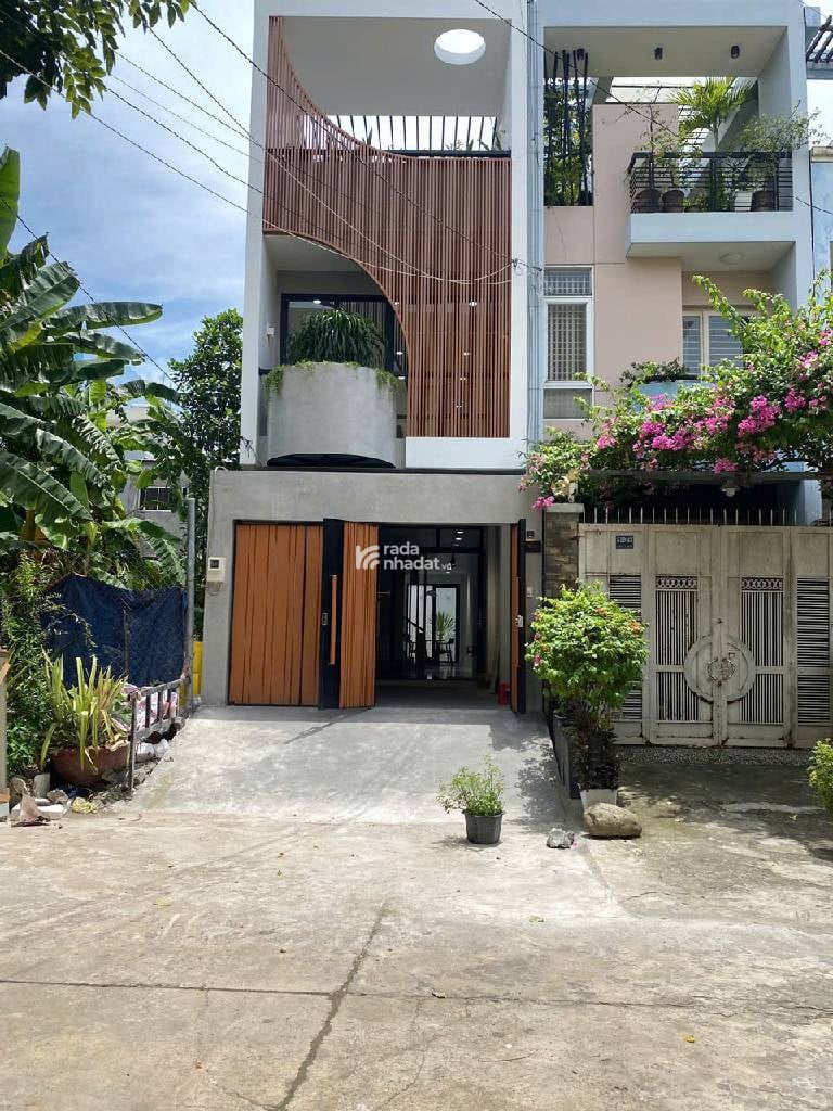 SIÊU PHẨM SÁT ỦY BAN QUẬN BÌNH TÂN NGAY TÊN LỬA- NHÀ 3 TẦNG FULL NỘI THẤT- XE HƠI NGỦ TRONG NHÀ 