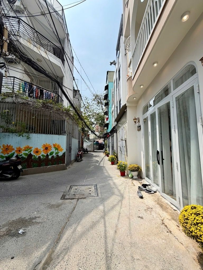 HẺM XE HƠI VÀO NHÀ, TRẦN VĂN QUANG, TÂN BÌNH, 54M2 MỚI Ở NGAY. GIẢM 650TR CHỈ CÒN 8.89T TL 