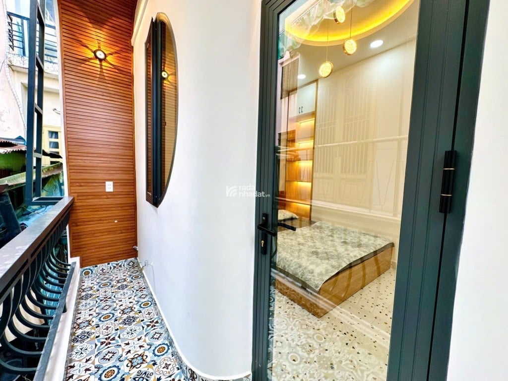 Bán nhà Huỳnh Văn Bánh sát mặt tiền, vuông vức, chỉ 5.25 tỷ TL