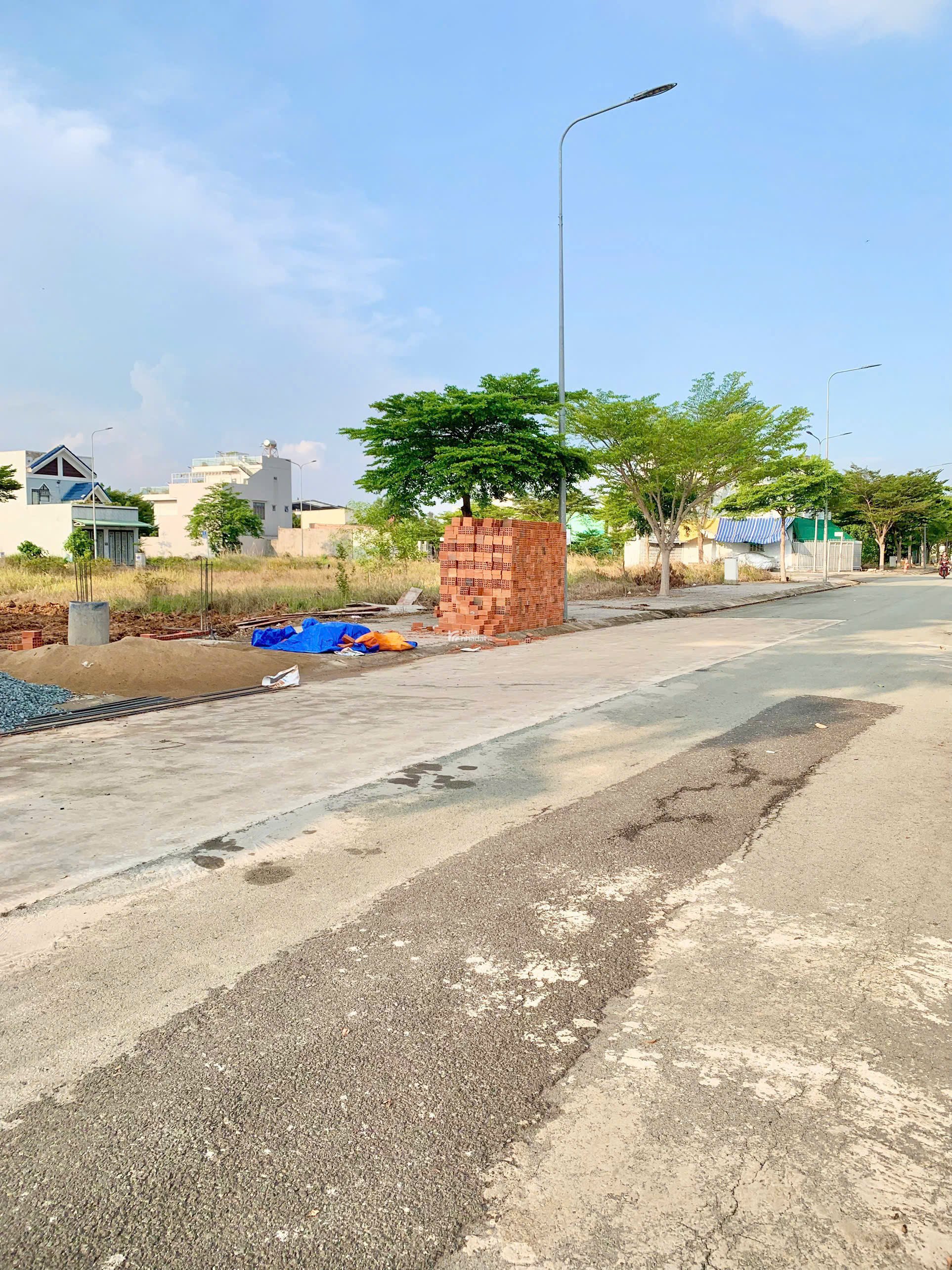 BÁN GẤP ĐẤT NỀN 100% THỔ CƯ SỔ HỒNG RIÊNG XÂY TỰ DO GIÁ CHỦ ĐẦU TƯ