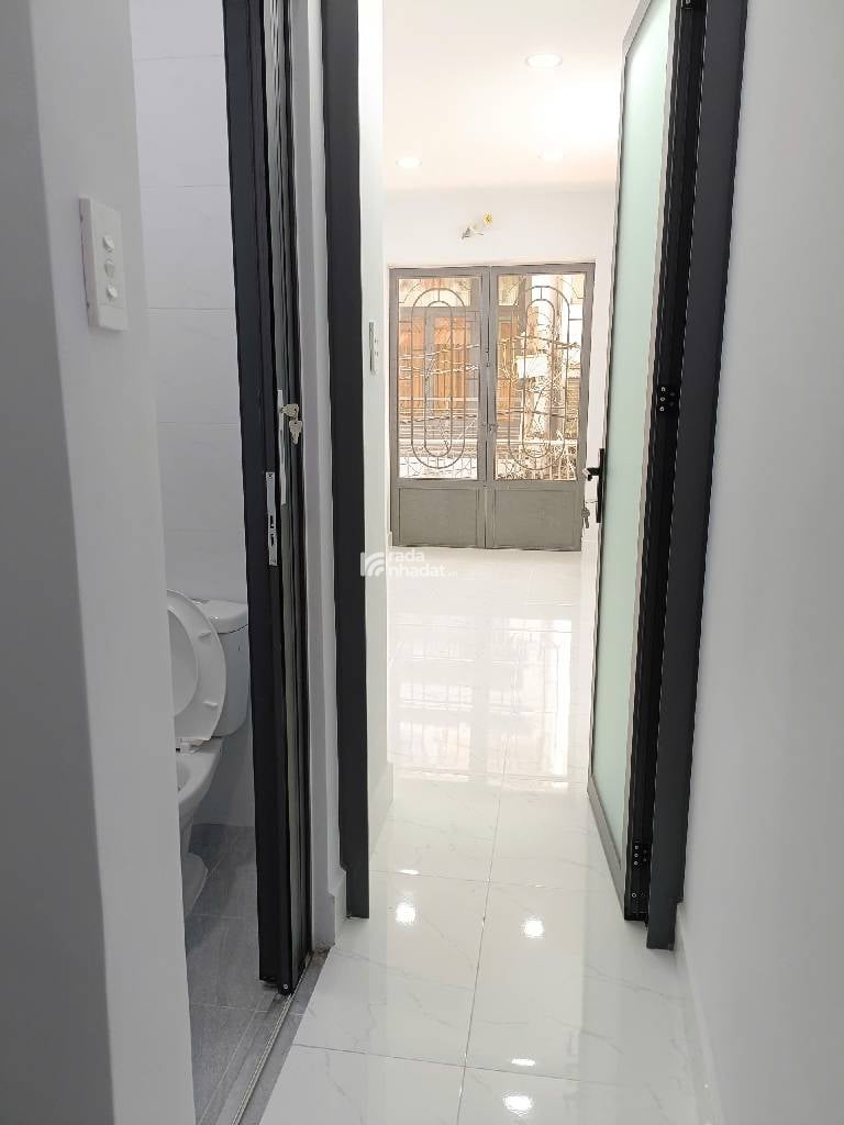 Bán nhà đẹp Q8, 3 tầng, đường Dương Bá Trạc, sổ hồng riêng, nhà mới vào ở ngay, nhỉnh 3 tỷ